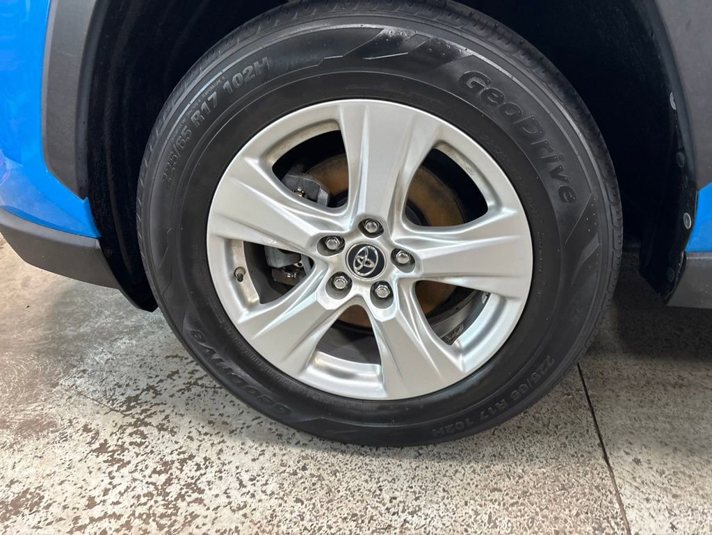 Used 2019 Toyota RAV4 XLE w/ Convenience Package AWD/4WD image 8