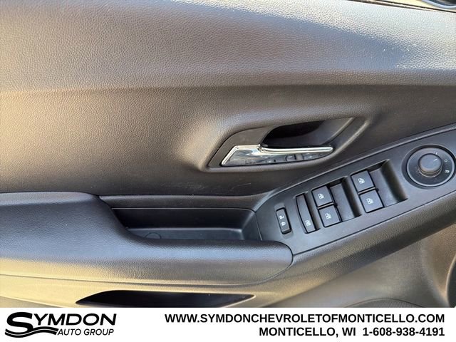 Used 2019 Chevrolet Trax LT w/ LT Convenience Package image 14