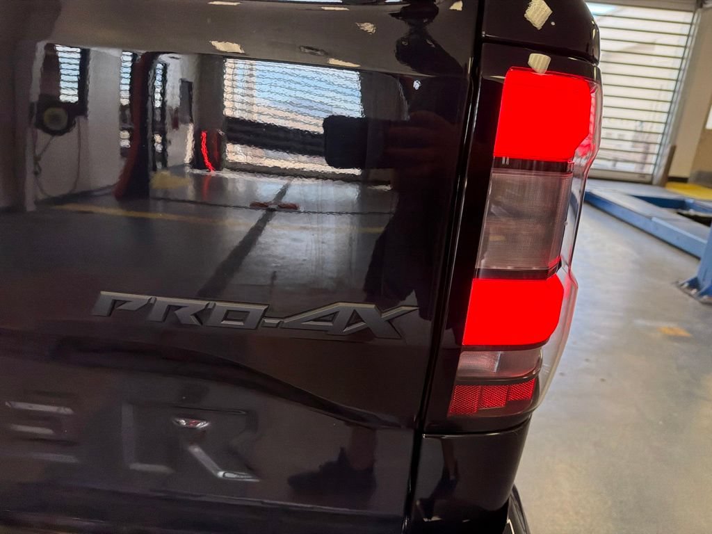 Used 2023 Nissan Frontier PRO-4X w/ Pro Convenience Package AWD/4WD image 7