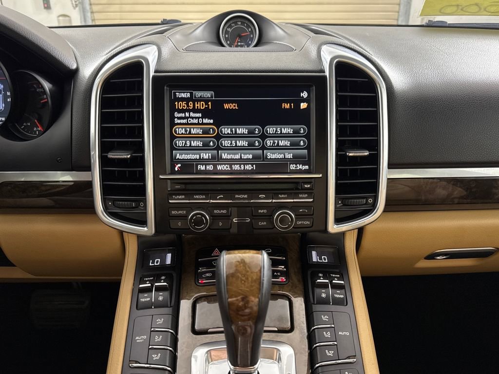 Used 2016 Porsche Cayenne Base w/ Premium Package image 18