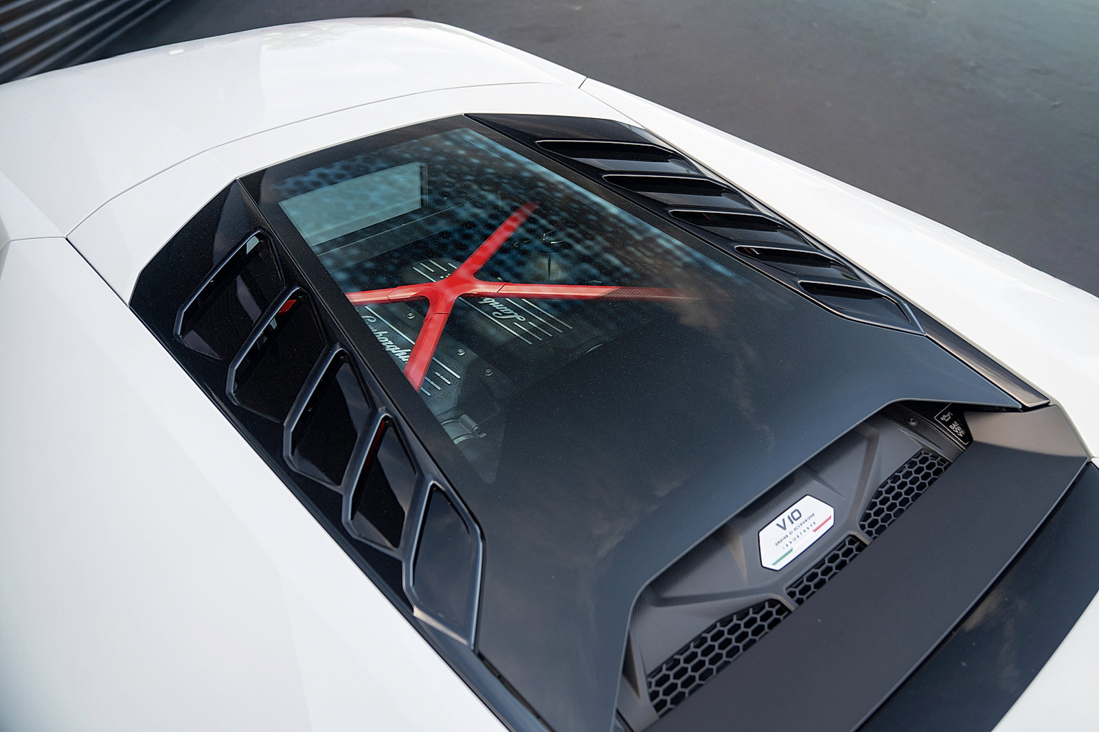 Used 2022 Lamborghini Huracan EVO RWD image 26