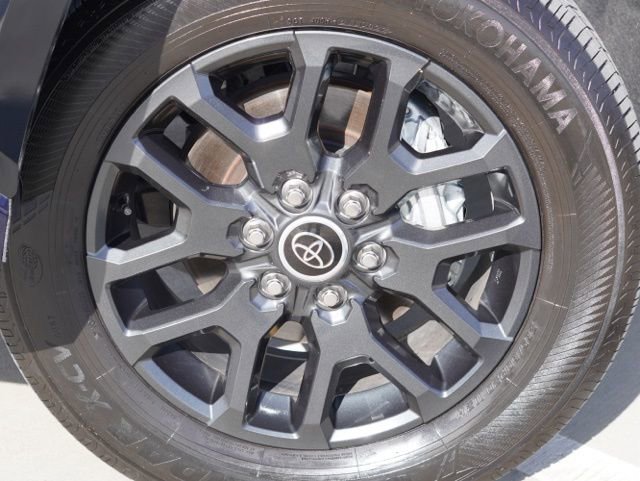 Used 2023 Toyota Tundra Platinum w/ Advanced Package image 18