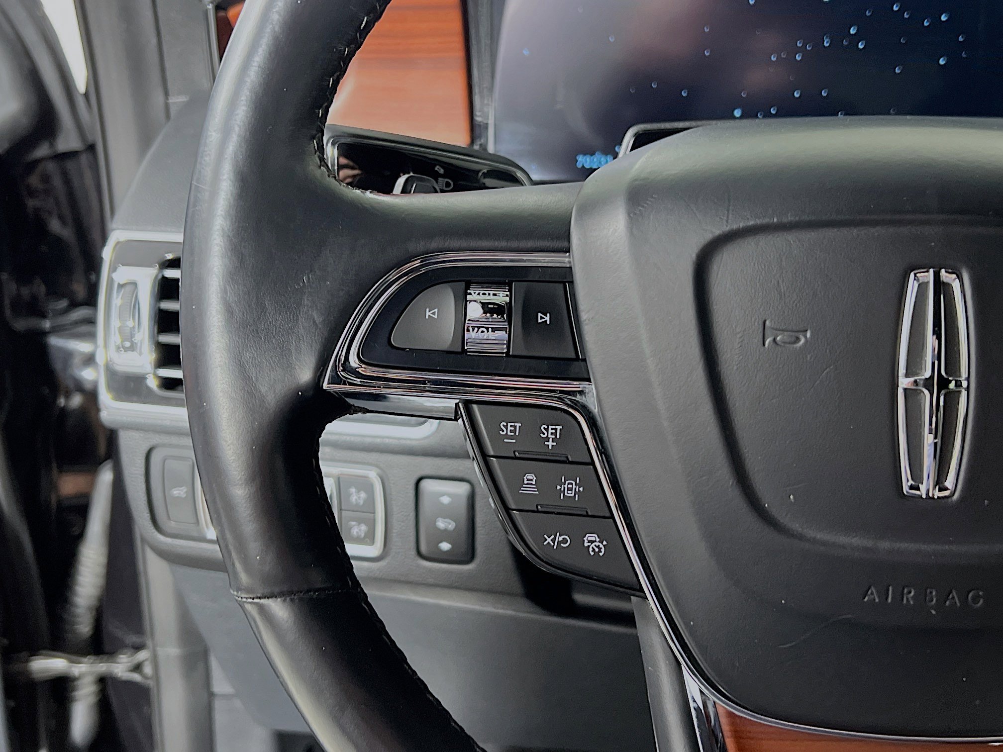 Used 2022 Lincoln Navigator Reserve image 19
