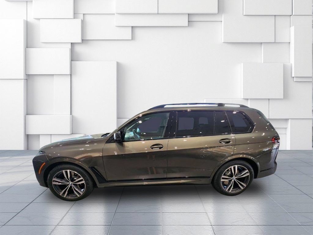 Used 2025 BMW X7 M60i AWD/4WD image 2
