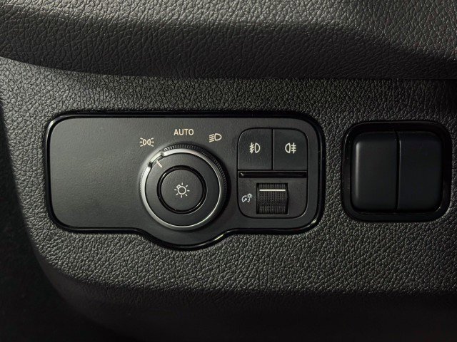 Used 2022 Mercedes-Benz Sprinter 2500 image 30