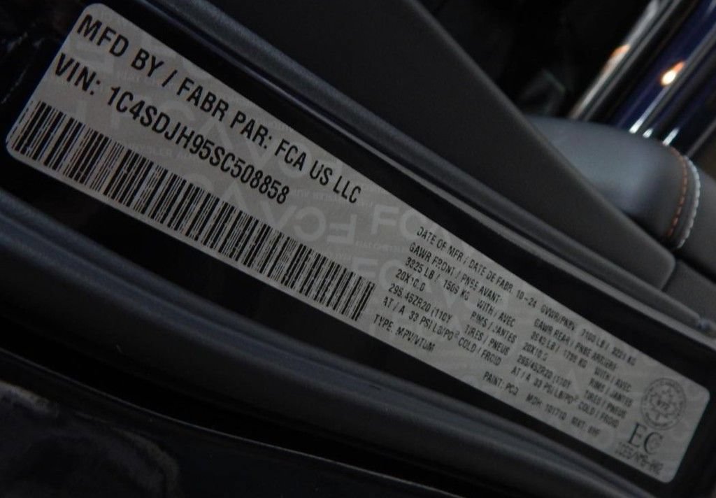 Used 2025 Dodge Durango SRT Hellcat AWD/4WD image 16