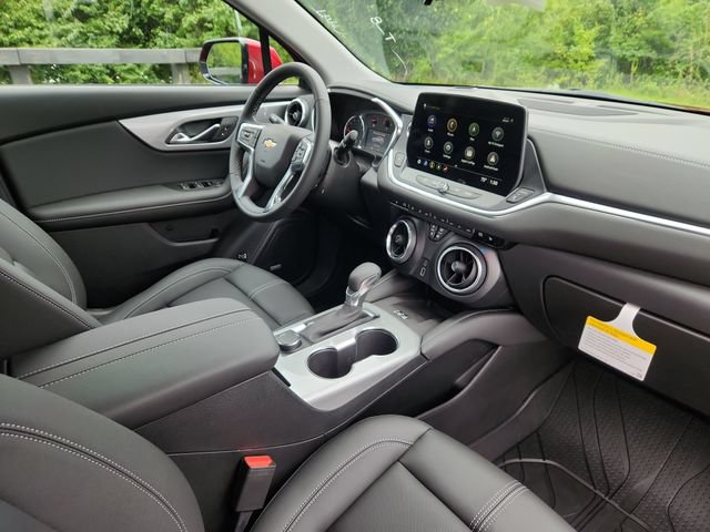 New 2026 Chevrolet Blazer LT w/ Sound & Technology Package FWD image 19