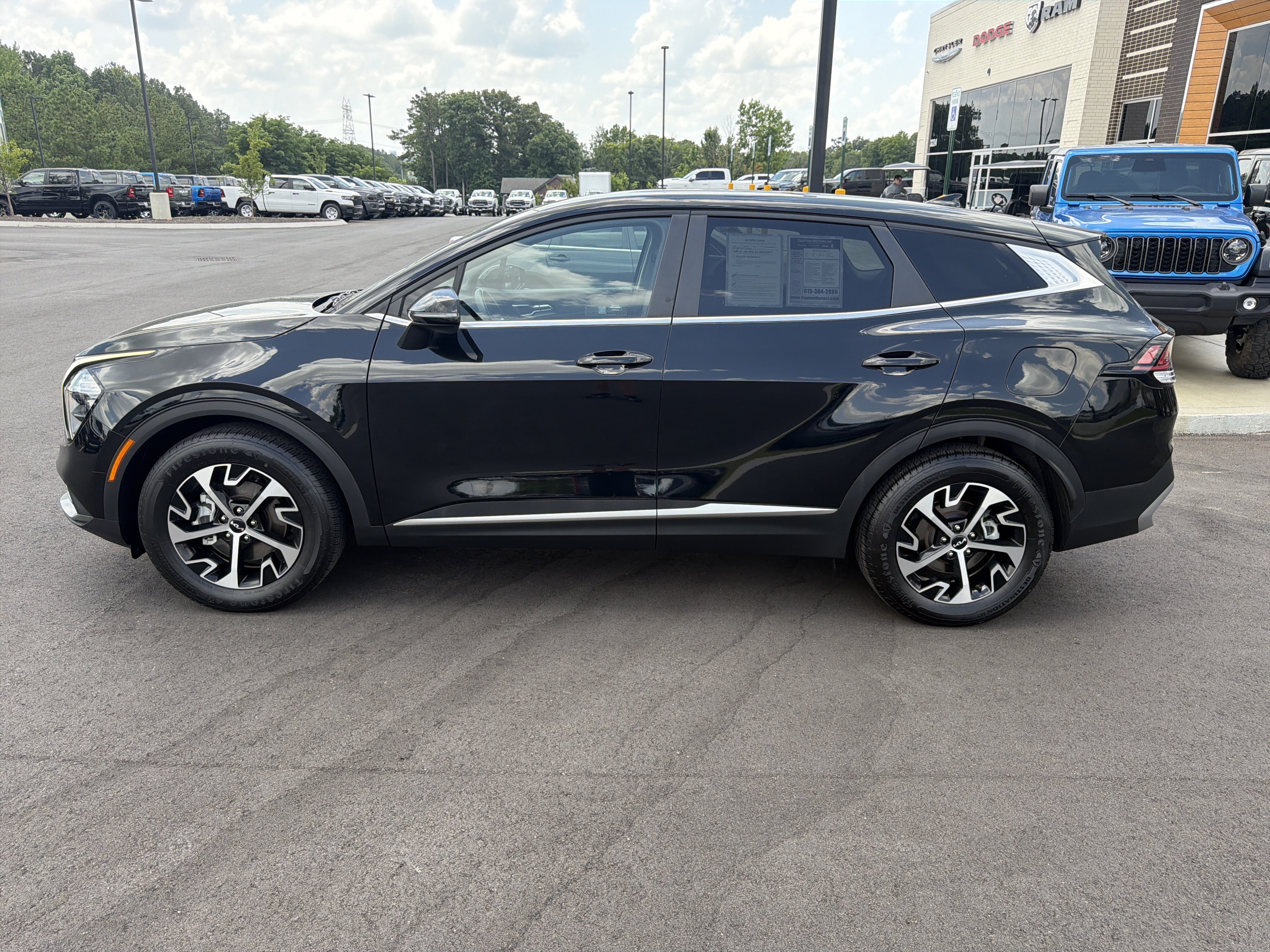 Used 2023 Kia Sportage EX FWD image 26