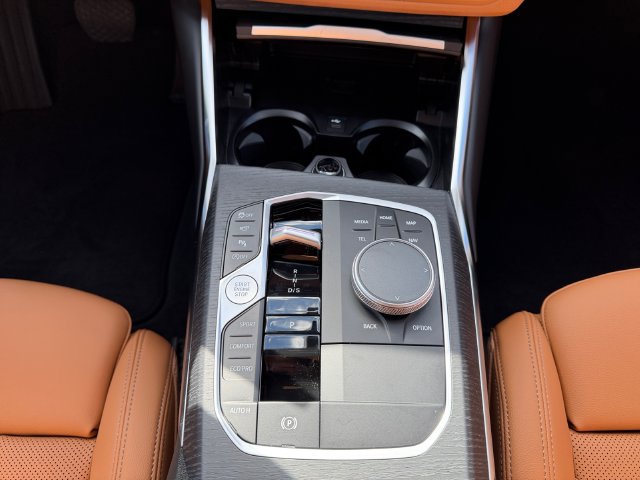 New 2026 BMW 330i xDrive Sedan w/ Premium Package AWD/4WD image 11