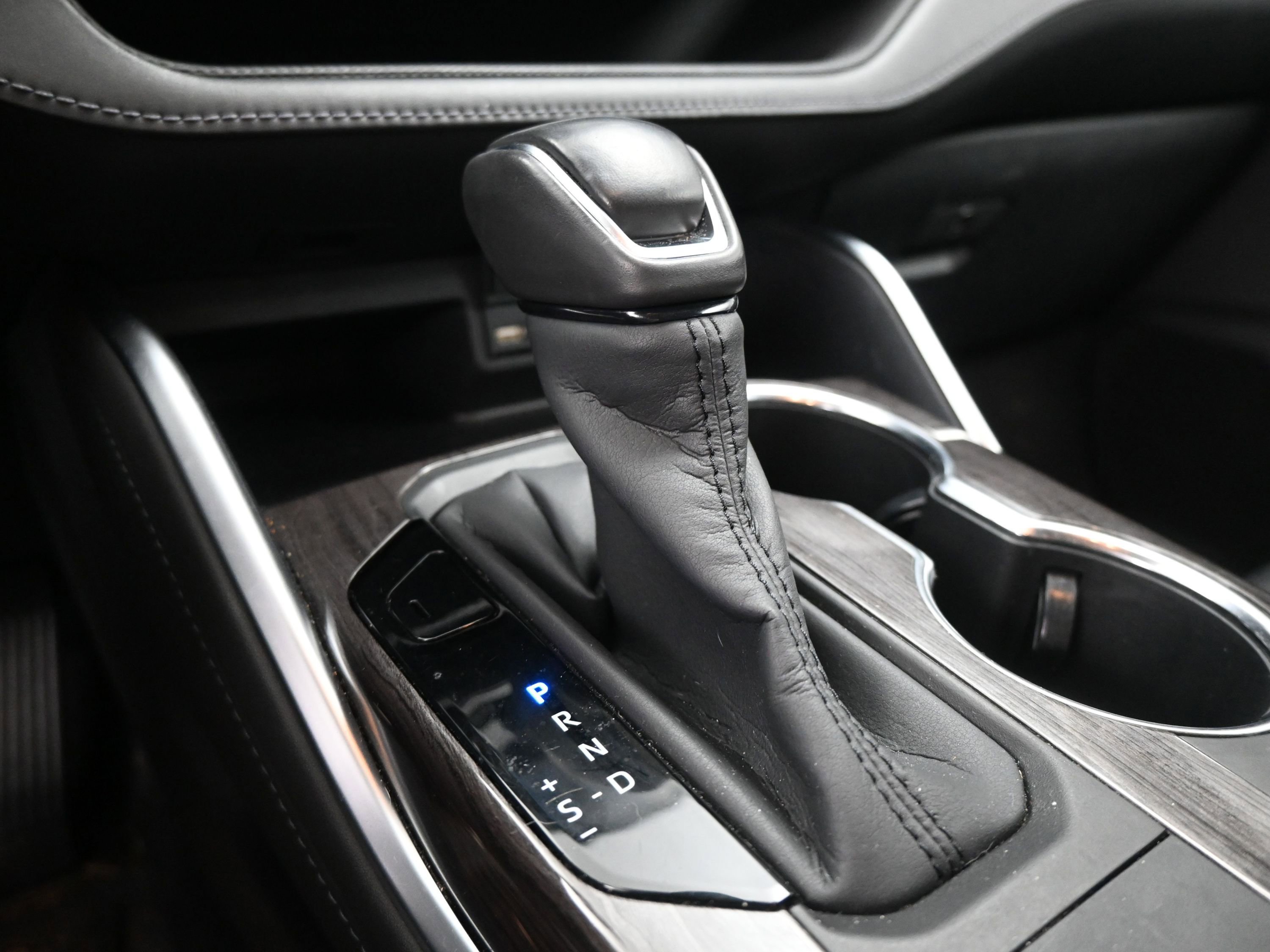 Used 2020 Toyota Highlander Limited image 15