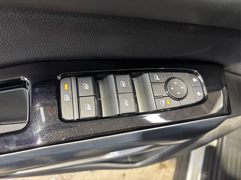 New 2025 Nissan Pathfinder SL image 39