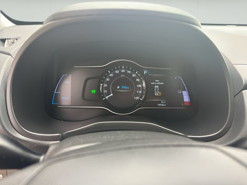 Used 2021 Hyundai Kona Limited w/ Cargo Package FWD image 31