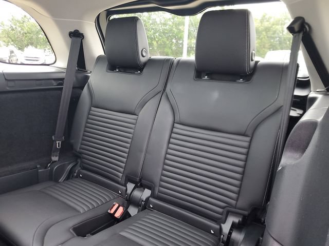 Used 2024 Land Rover Discovery S AWD/4WD image 8