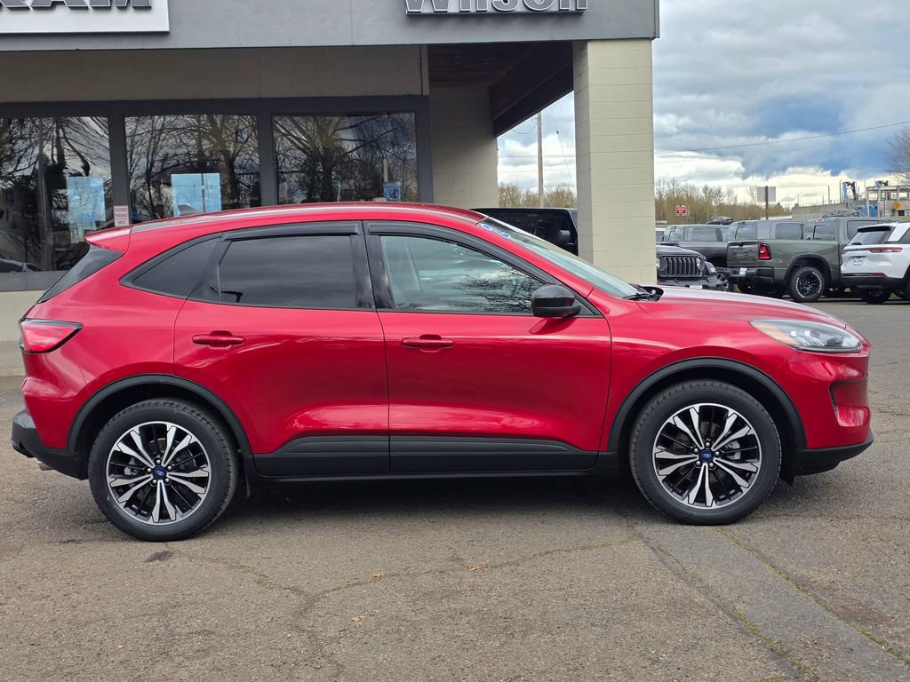 Used 2022 Ford Escape SE w/ SE Sport Appearance Package AWD/4WD image 28