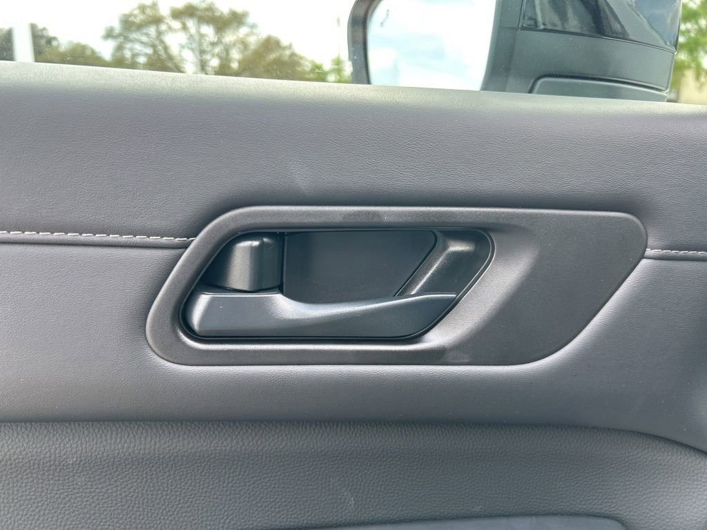 New 2026 Nissan Pathfinder SV image 19