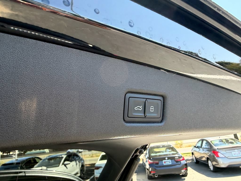 Used 2025 Audi SQ5 Prestige AWD/4WD image 28