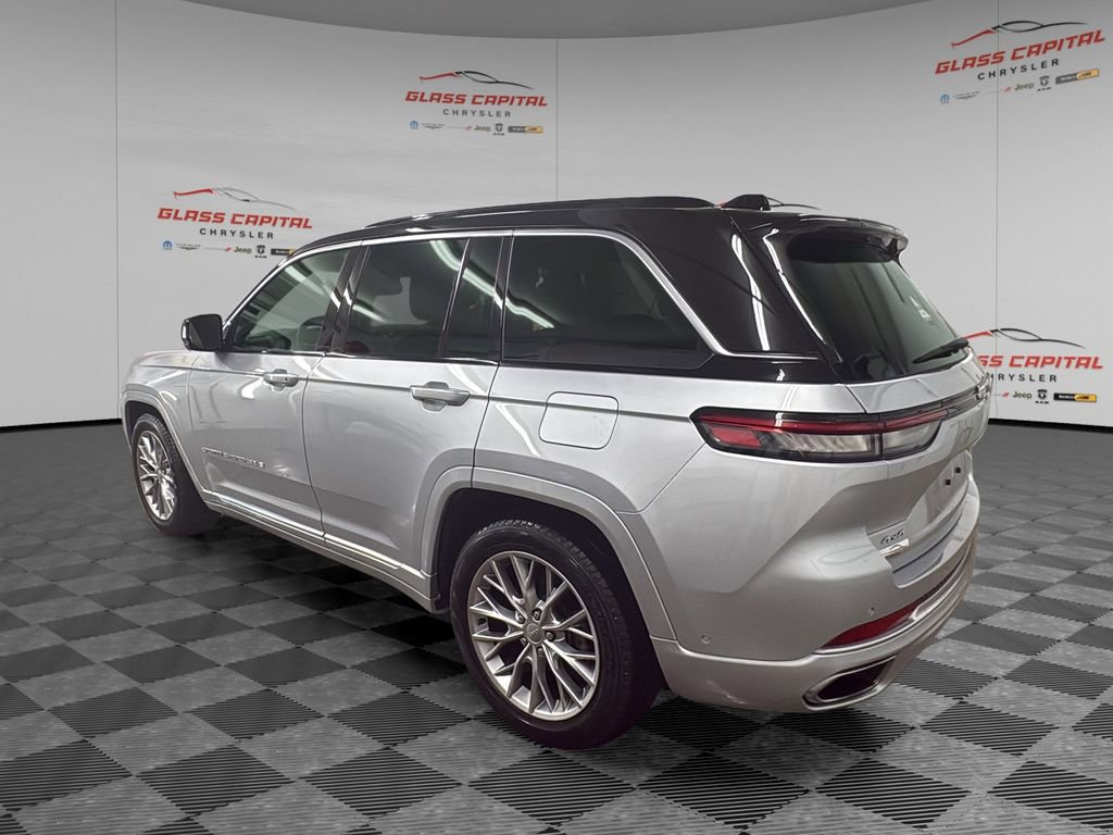 Used 2024 Jeep Grand Cherokee Summit w/ Luxury Tech Group V image 5