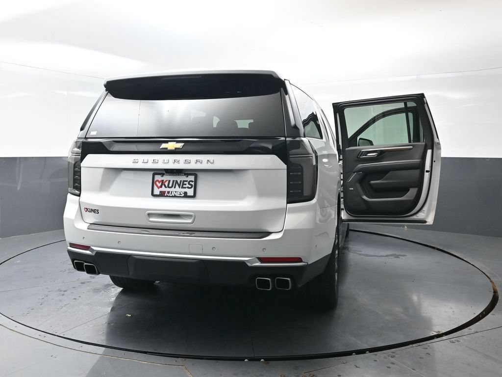 Used 2025 Chevrolet Suburban High Country AWD/4WD image 60