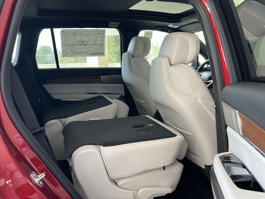 New 2026 Cadillac Vistiq Sport image 34