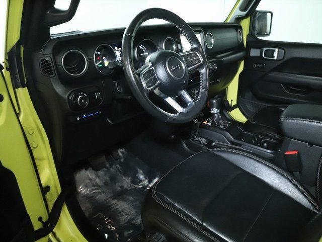 Used 2023 Jeep Wrangler Unlimited Sahara w/ Cold Weather Group image 16