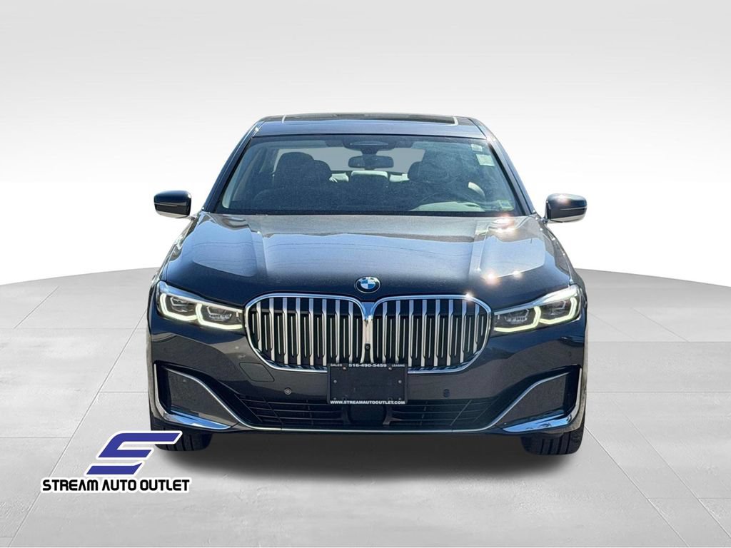 Used 2022 BMW 740i xDrive AWD/4WD image 2