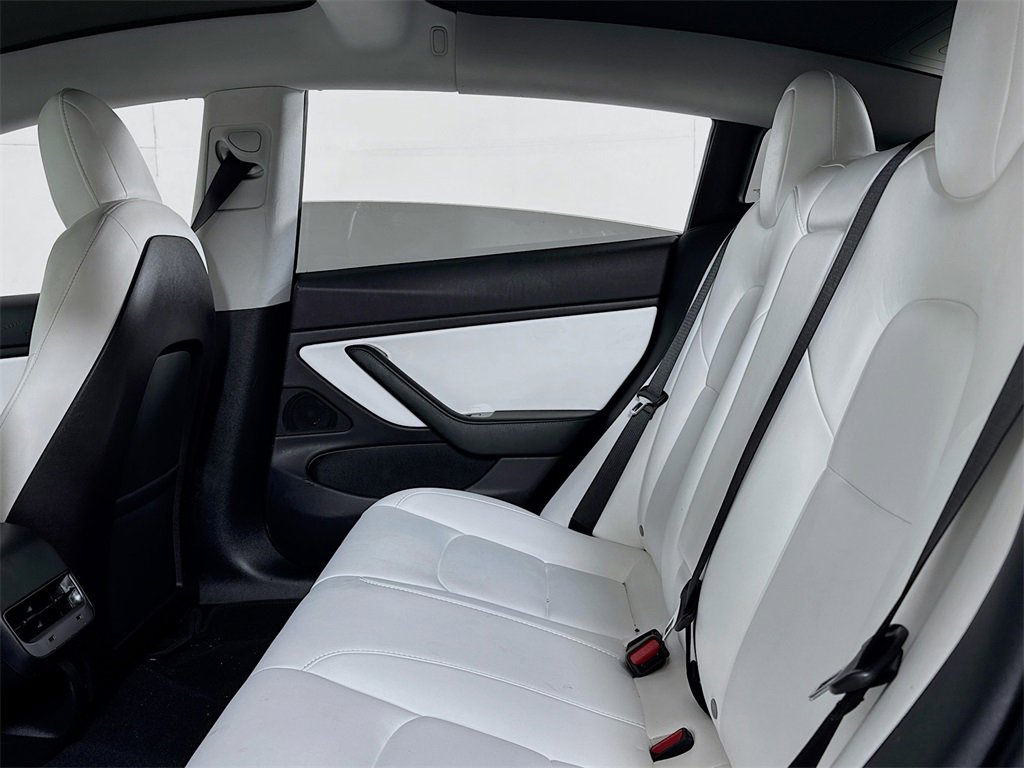 Used 2019 Tesla Model 3 Standard Range Plus image 11