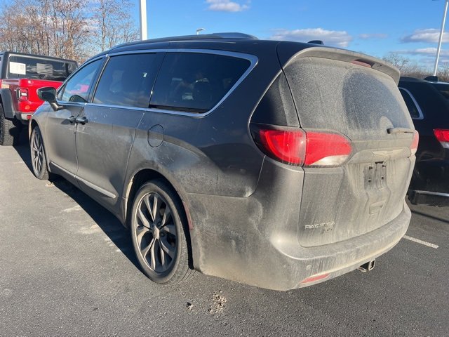 Certified 2020 Chrysler Pacifica Limited image 3