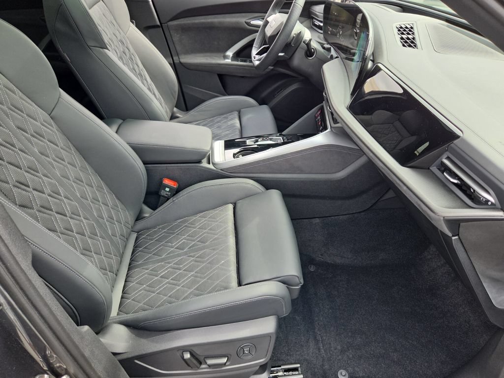 Certified 2025 Audi SQ5 Premium Plus AWD/4WD image 19