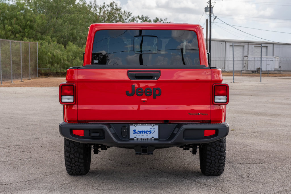 Used 2025 Jeep Gladiator Sport AWD/4WD image 7