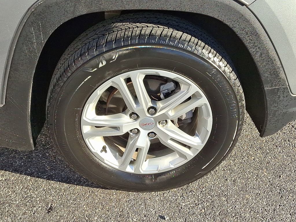 Used 2023 GMC Terrain SLE w/ Driver Convenience Package image 8