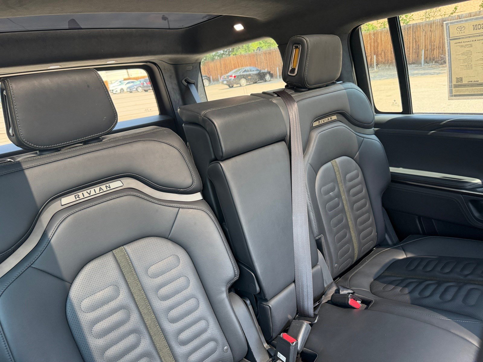 Used 2022 Rivian R1S Launch Edition AWD/4WD image 18