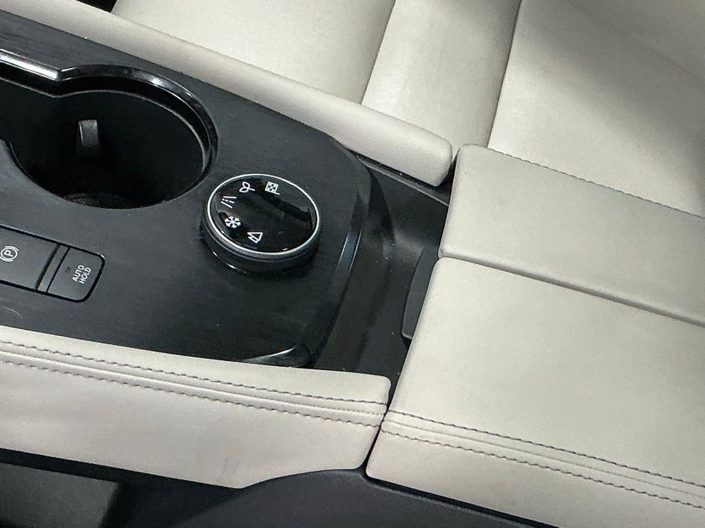 Used 2023 Nissan Rogue SL w/ SL Premium Package image 4