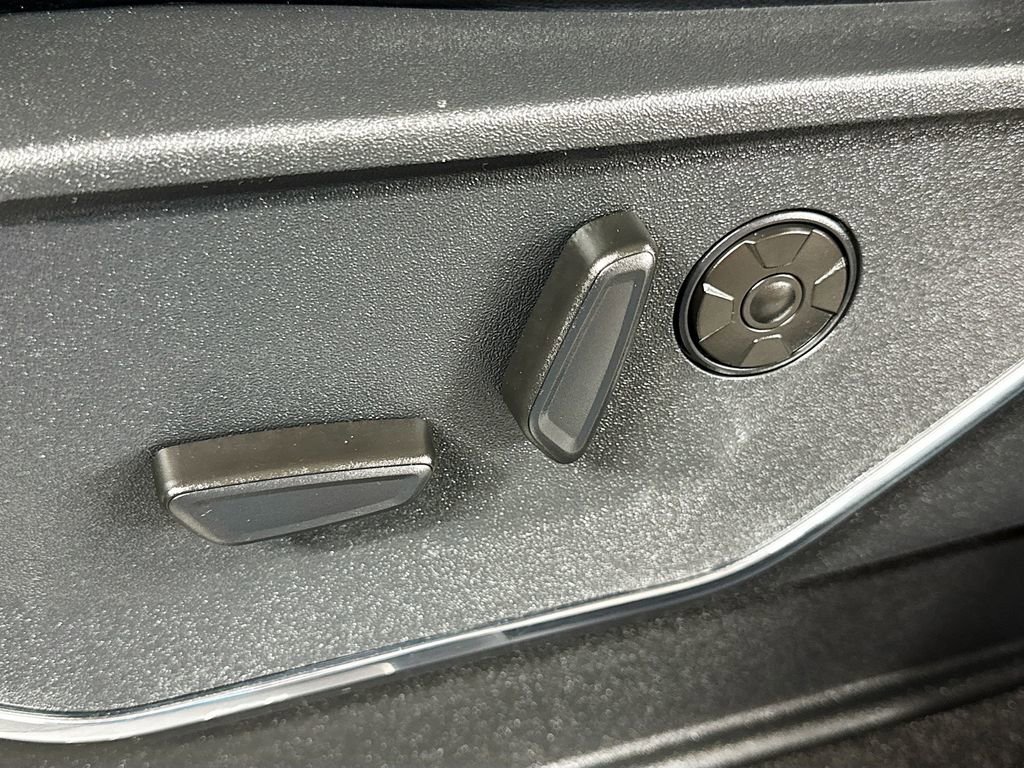 Used 2024 Ford F450 Platinum w/ FX4 Off-Road Package image 17