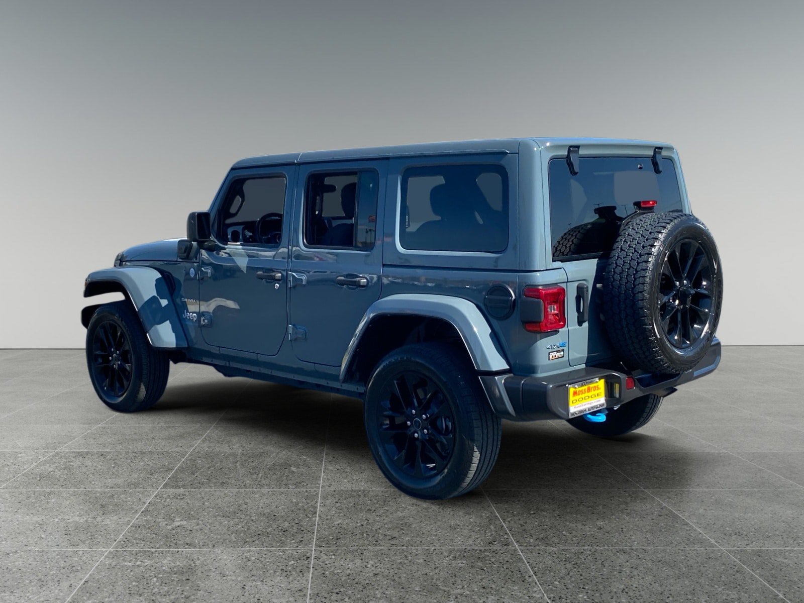 Used 2024 Jeep Wrangler Unlimited Sahara AWD/4WD image 3