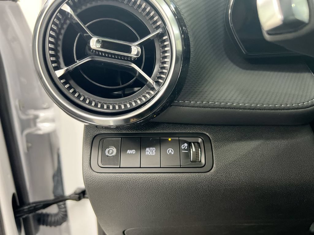 New 2027 Chevrolet Equinox LT AWD/4WD image 19
