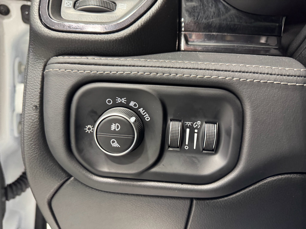 New 2025 RAM 3500 Limited image 34