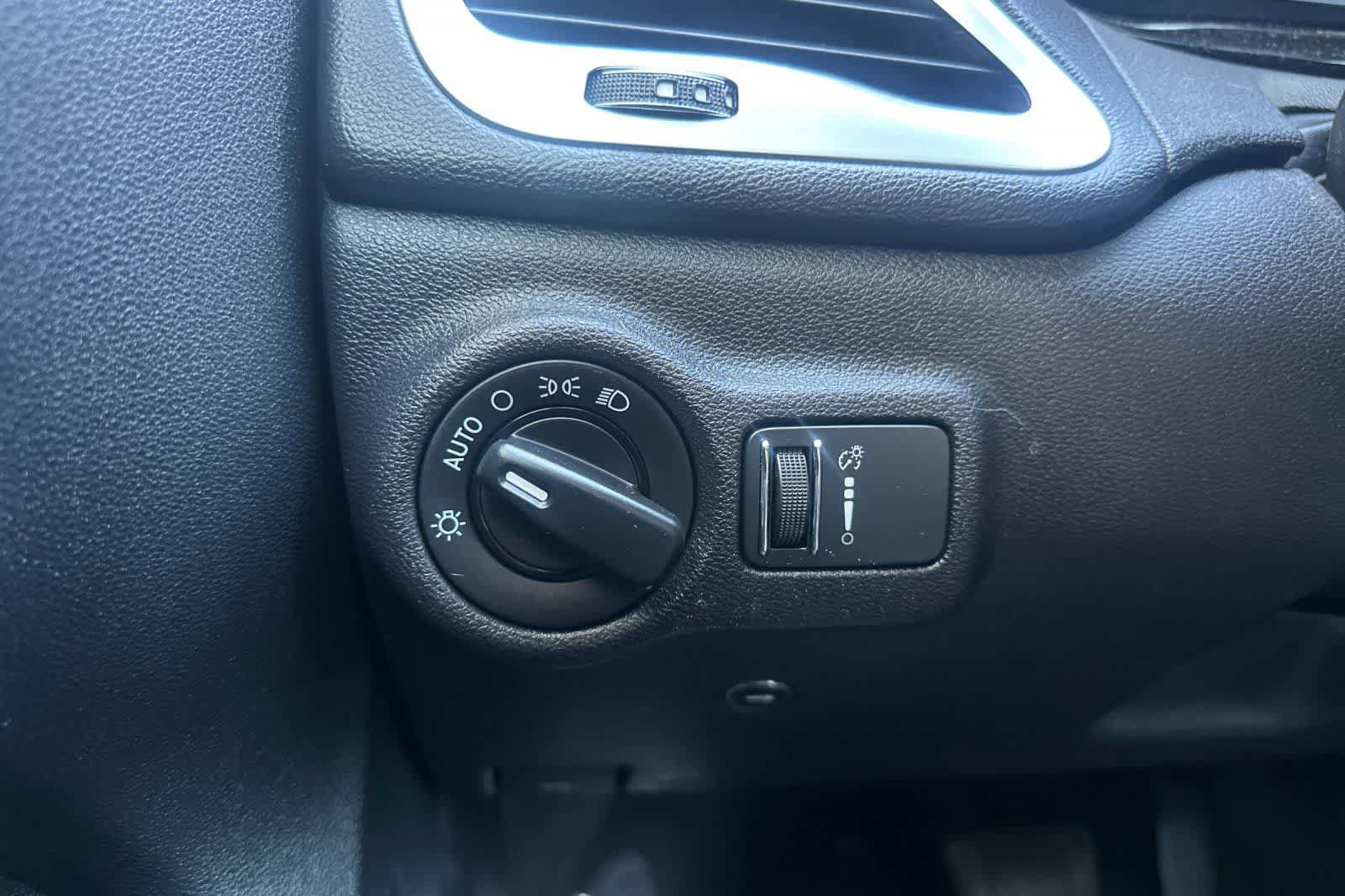 Used 2014 Dodge Dart SXT FWD image 28