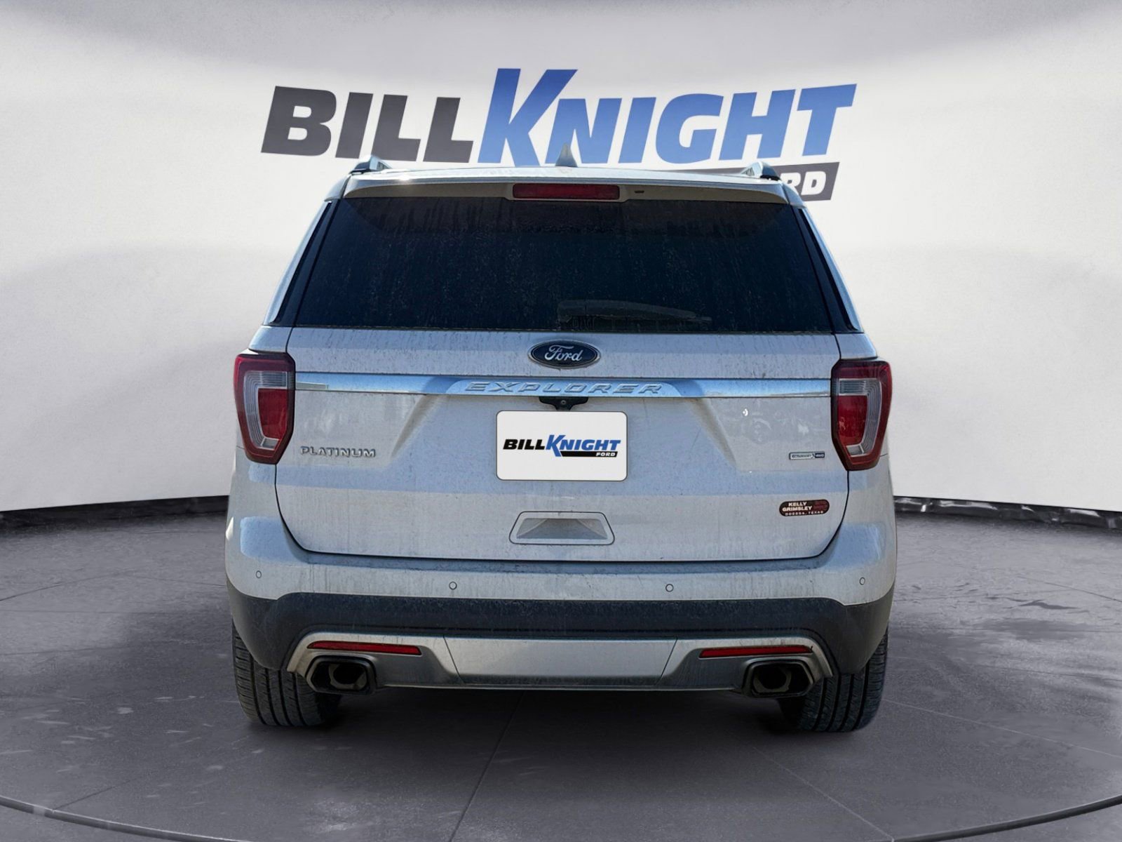 Used 2017 Ford Explorer Platinum image 4