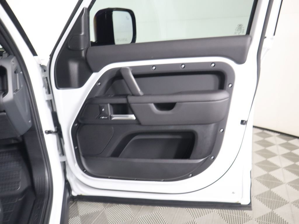 New 2025 Land Rover Defender 110 S AWD/4WD image 27