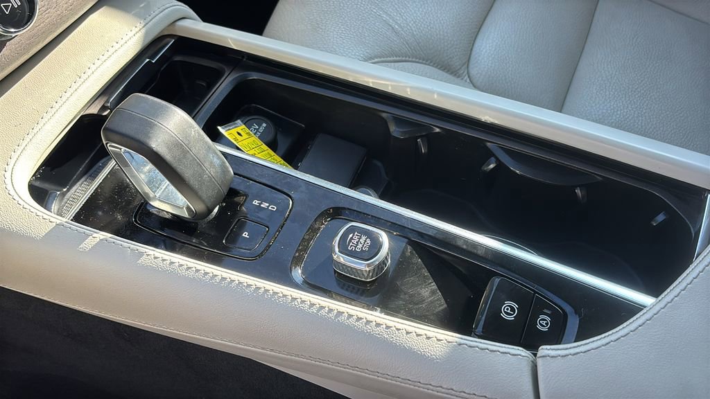 Used 2023 Volvo XC90 B5 Plus w/ Protection Package Premier image 21