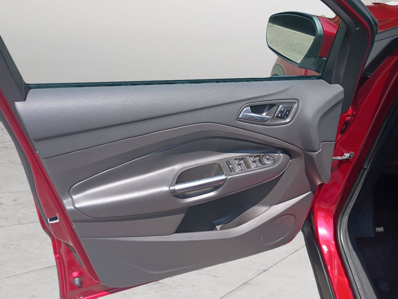 Used 2017 Ford Escape Titanium AWD/4WD image 9