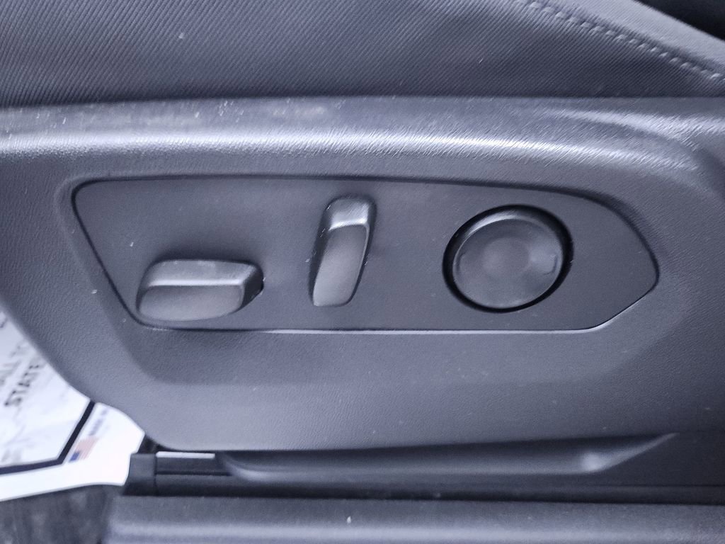 Used 2024 Chevrolet Silverado 1500 LT image 12