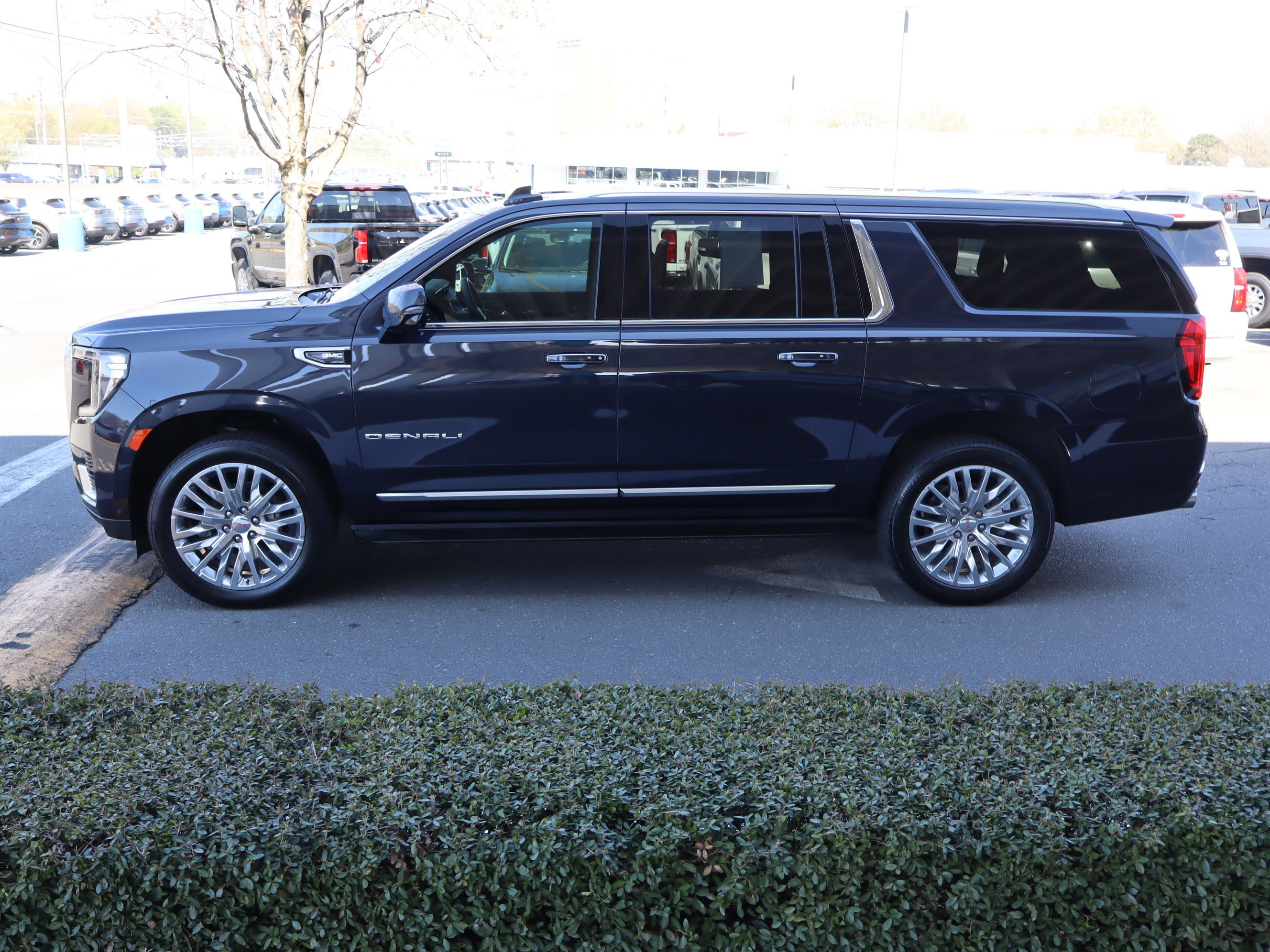 Certified 2024 GMC Yukon XL Denali w/ Advanced Technology Package image 7