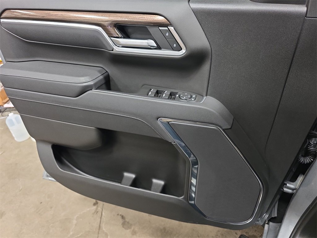Certified 2025 Chevrolet Silverado 1500 LT image 26