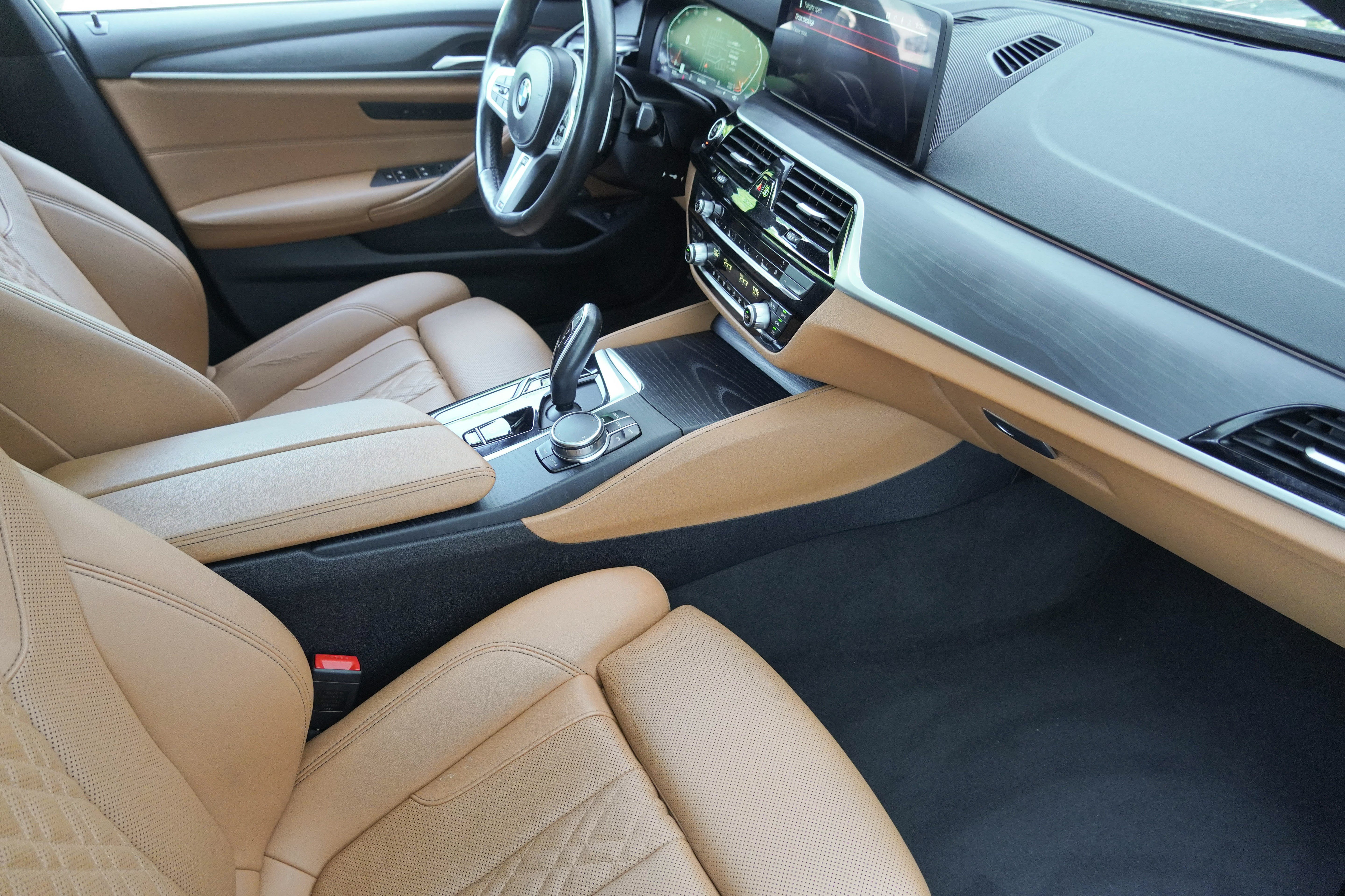 Used 2023 BMW 530i xDrive w/ M Sport Package AWD/4WD image 10