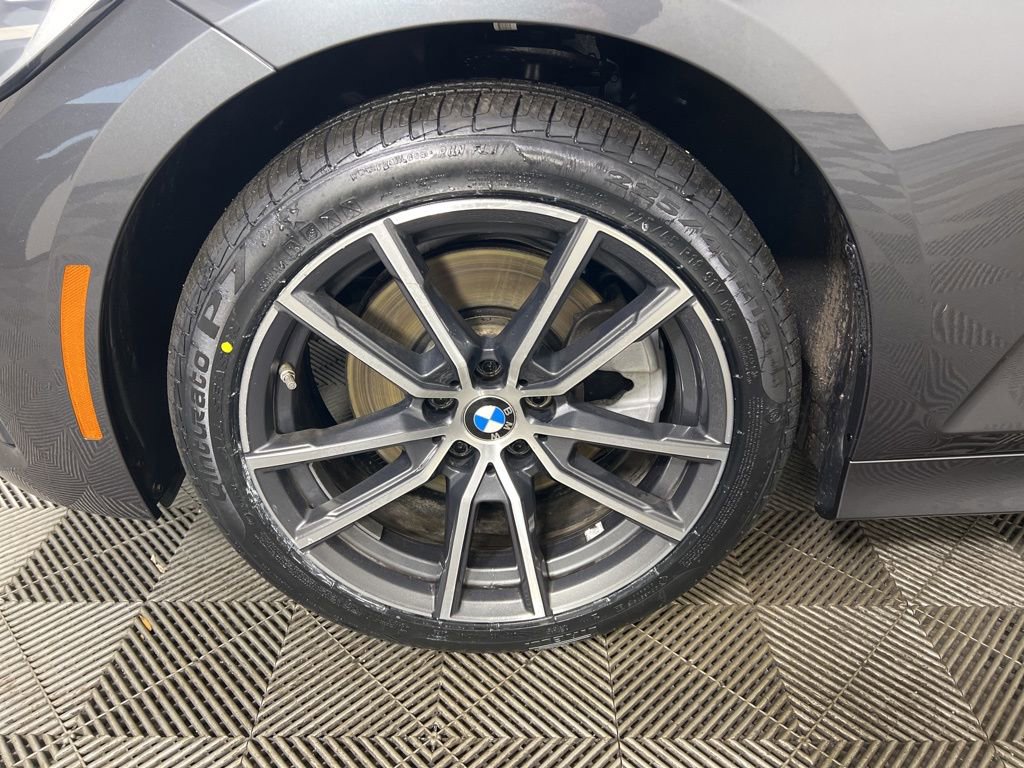 Used 2021 BMW 330i xDrive Sedan w/ Premium Package image 15