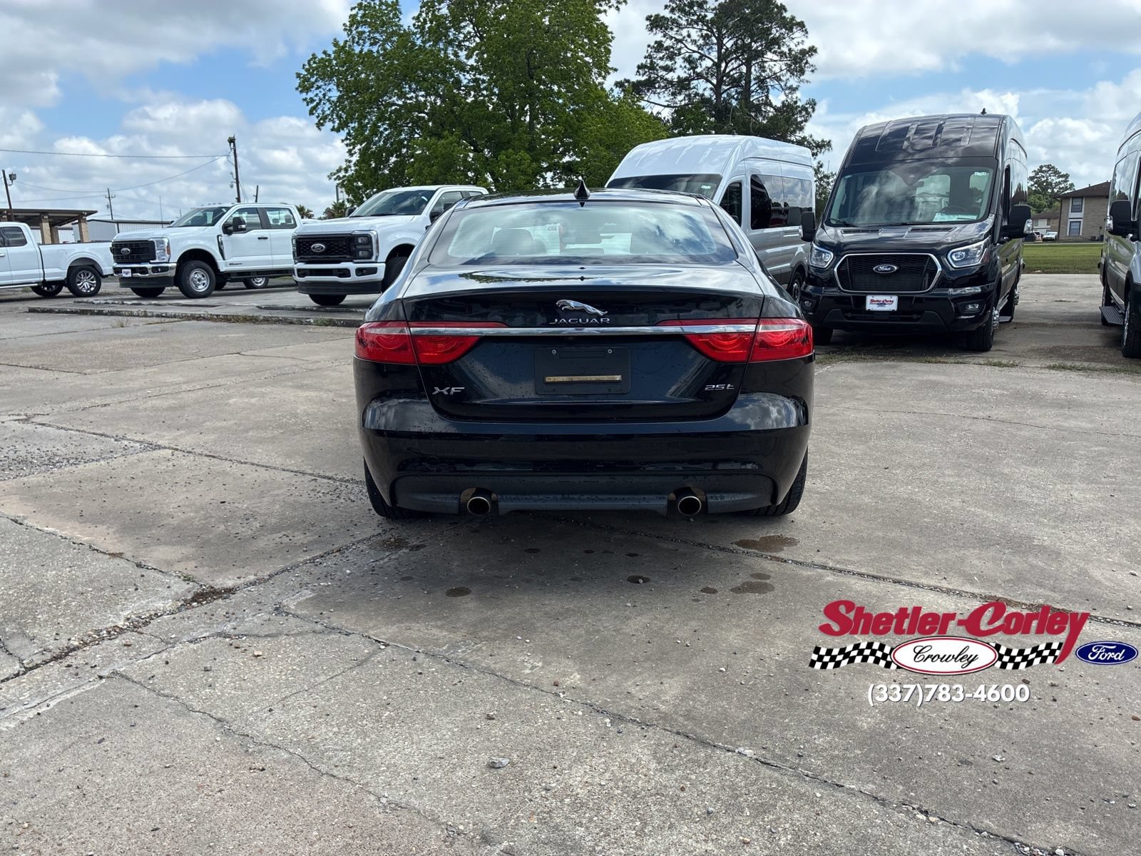 Used 2018 Jaguar XF Premium RWD image 12