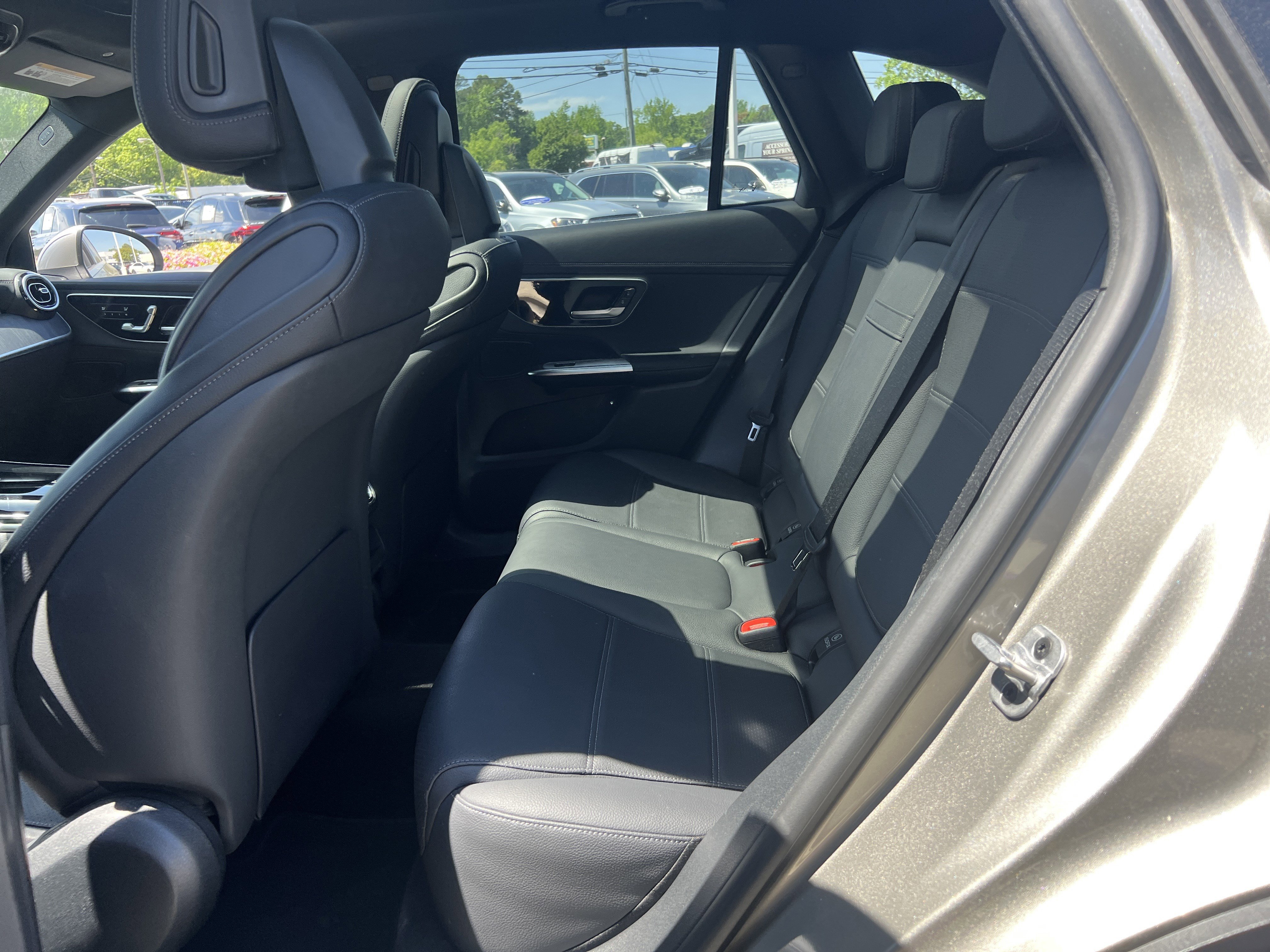 Certified 2024 Mercedes-Benz GLC 300 4MATIC image 31