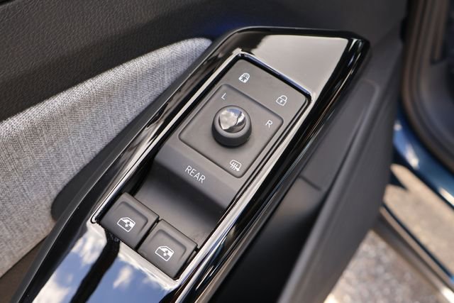 Certified 2023 Volkswagen ID.4 Pro AWD/4WD image 13