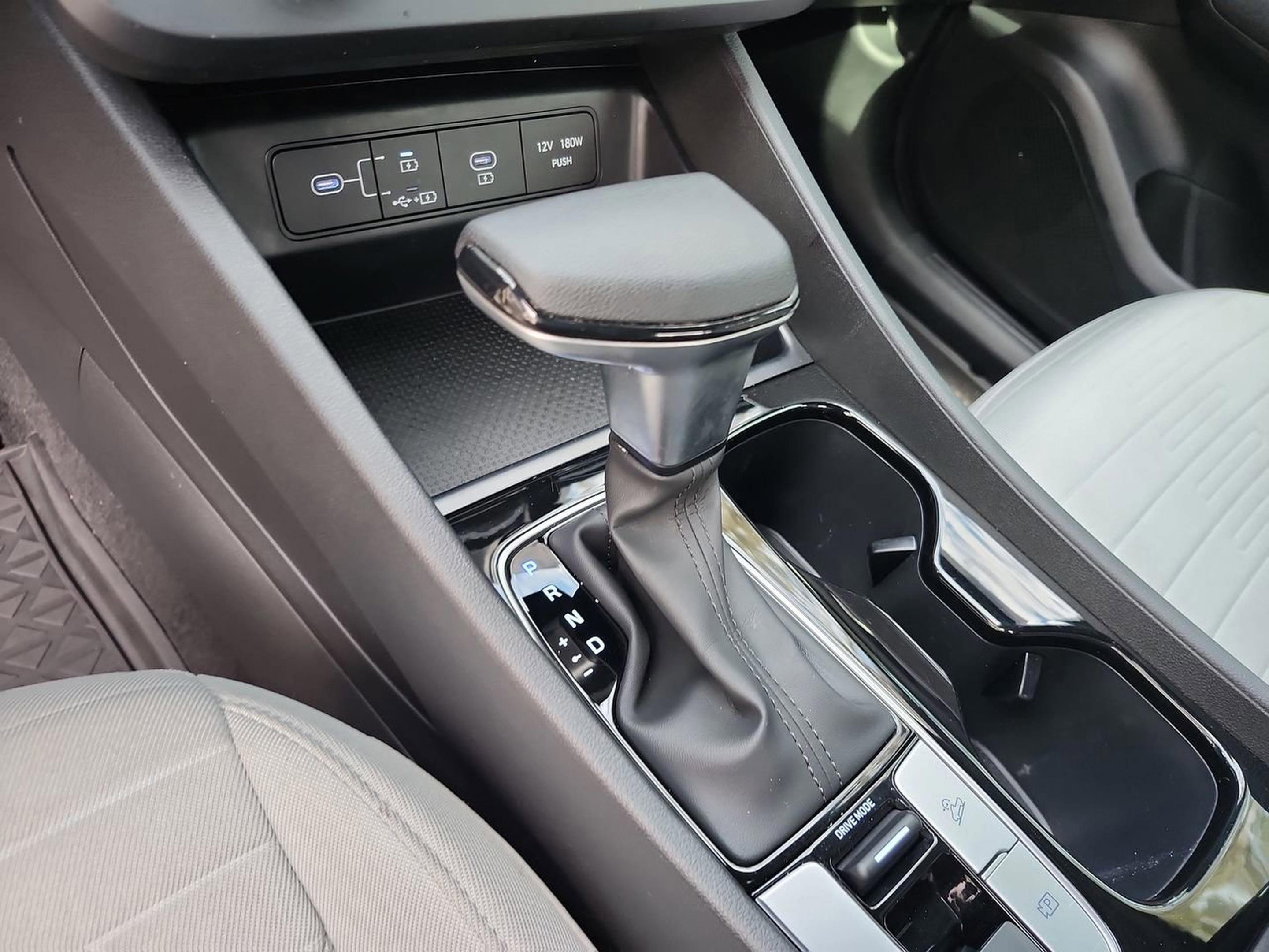 Certified 2025 Hyundai Santa Cruz SE image 16